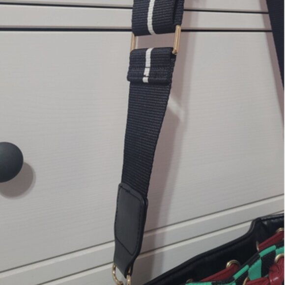 Demon Slayer: Kimetsu No Yaiba Tanjiro Bucket Bag | Hot Topic Limited Edition - Picture 3 of 7